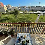 The Collector's - Station & Park View *