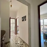 The Collector's - Station & Park View Apartament