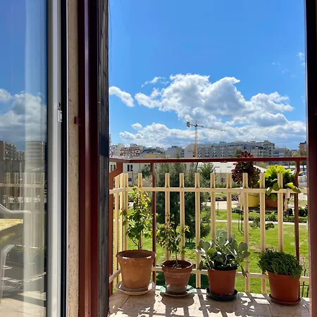 The Collector's - Station & Park View Apartman