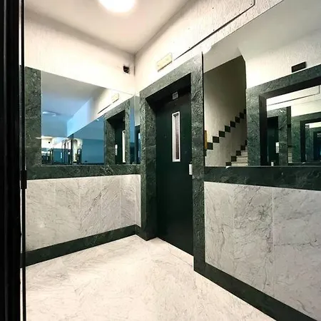 The Collector's - Station & Park View * Bari