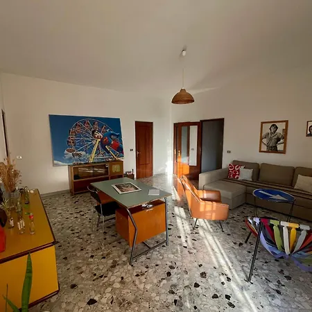 The Collector's - Station & Park View Appartement *