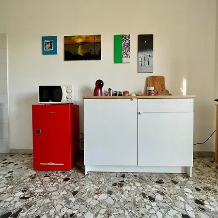 The Collector's - Station & Park View