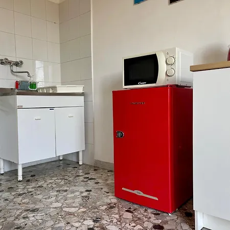 The Collector's - Station & Park View