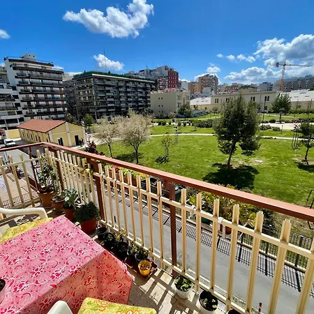 The Collector's - Station & Park View Apartamento Bari
